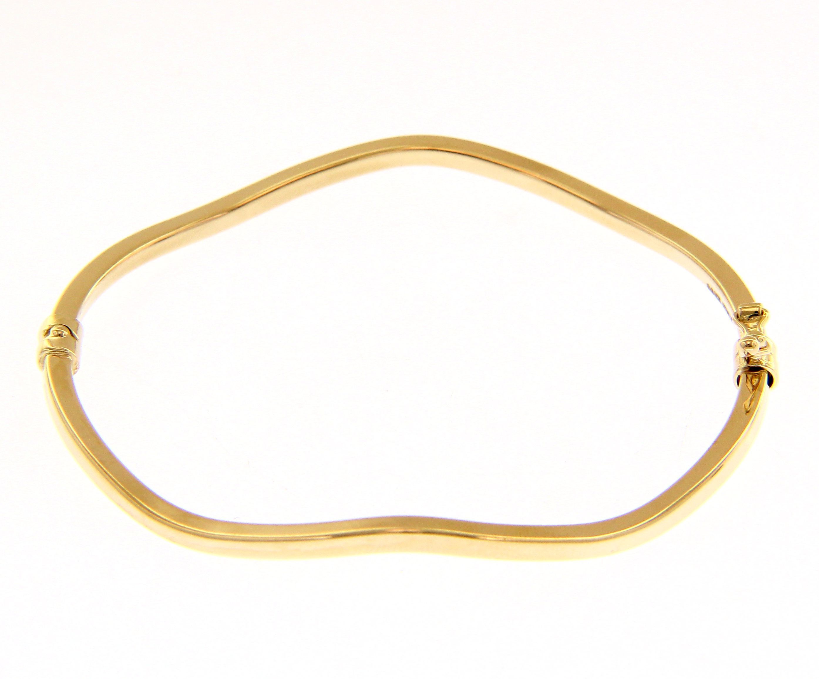 Golden wavy bracelet with clasp k14 (code S226481)